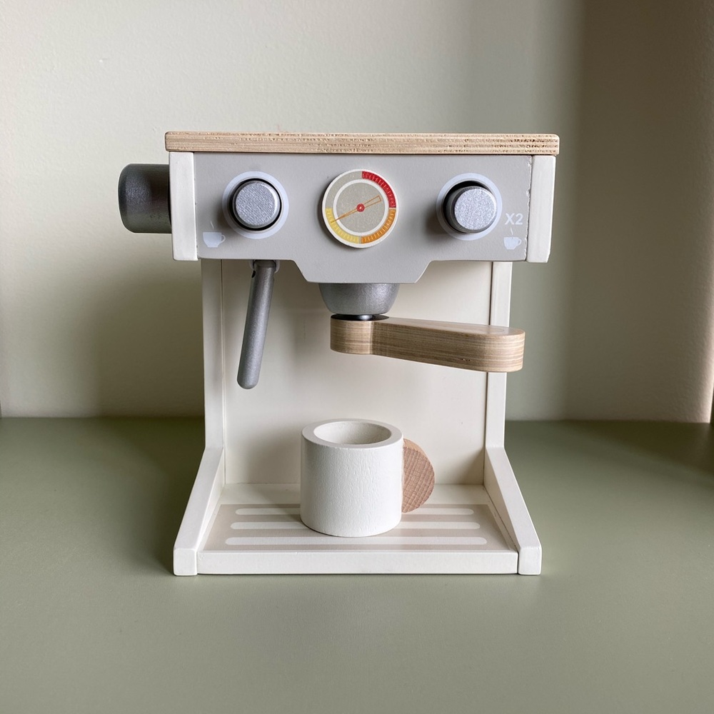 Wooden toy espresso machine